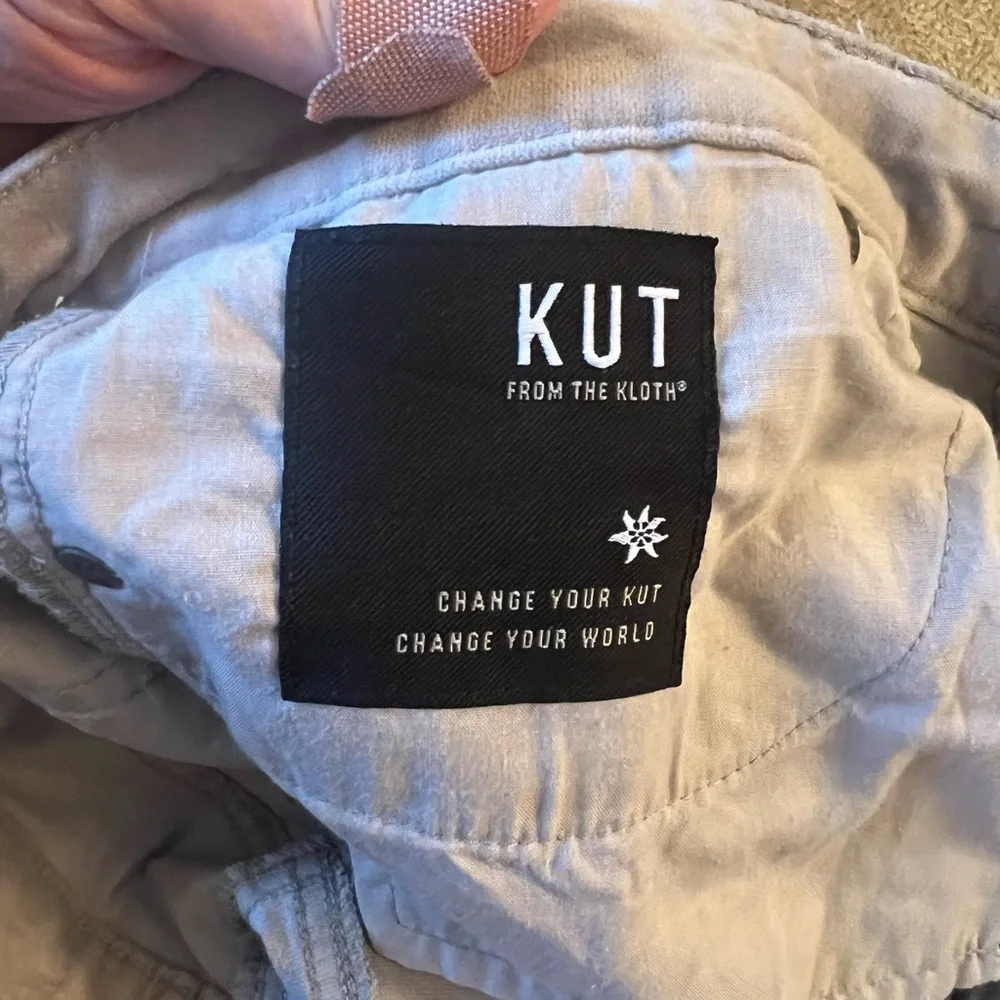 Kut from the Kloth Pale Gray Skinny Pants - Picture 9 of 9